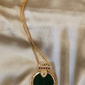 Green Stone Gold-Tone Pendant Necklace P370