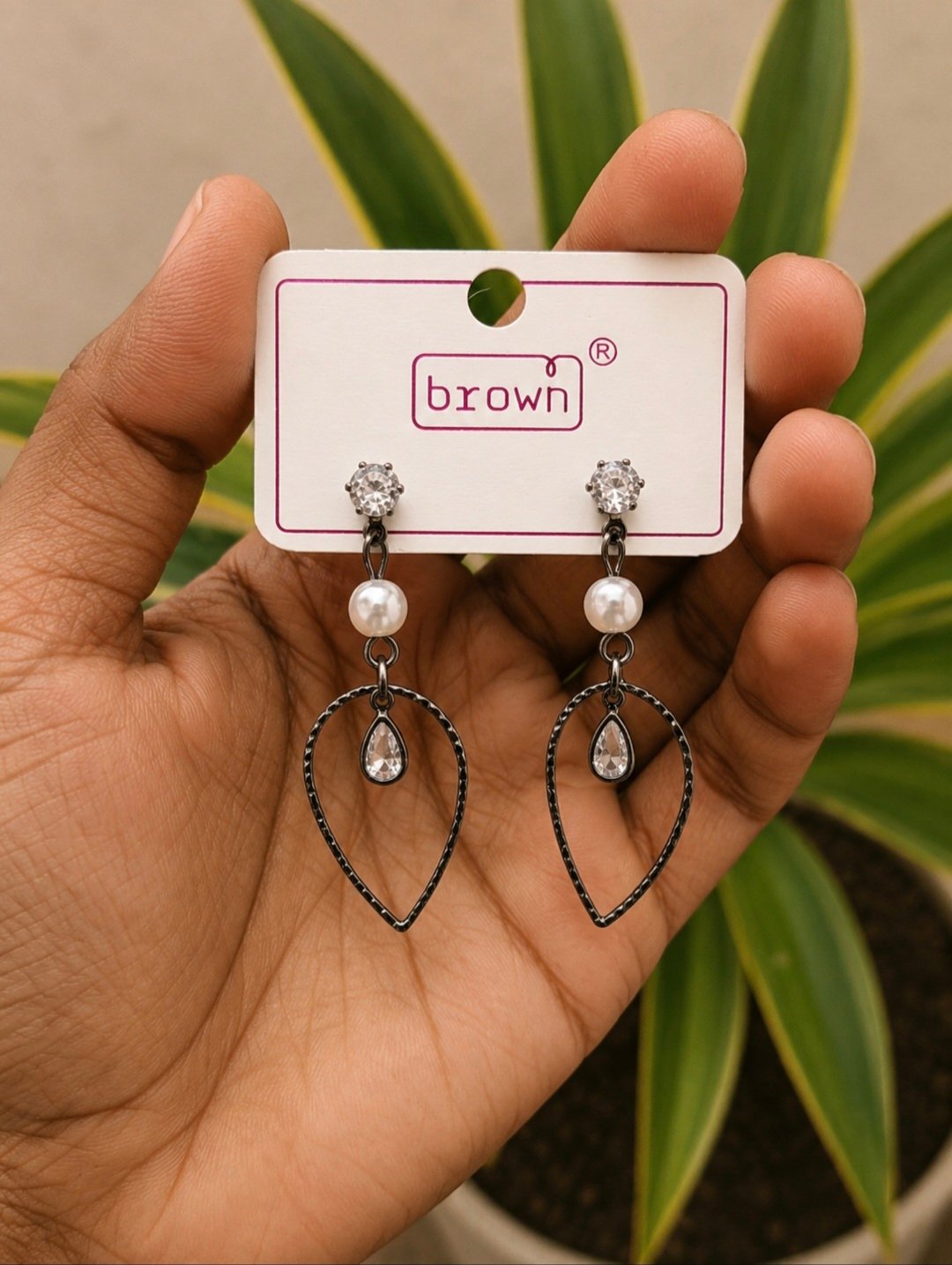MRJA VASTRAHARA Black Teardrop Pearl and Crystal Drop Earrings MF68 | MRJA Vastrahara